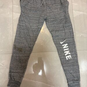 Nike Kids Heather Gray Jogger Sweatpants with White Logo